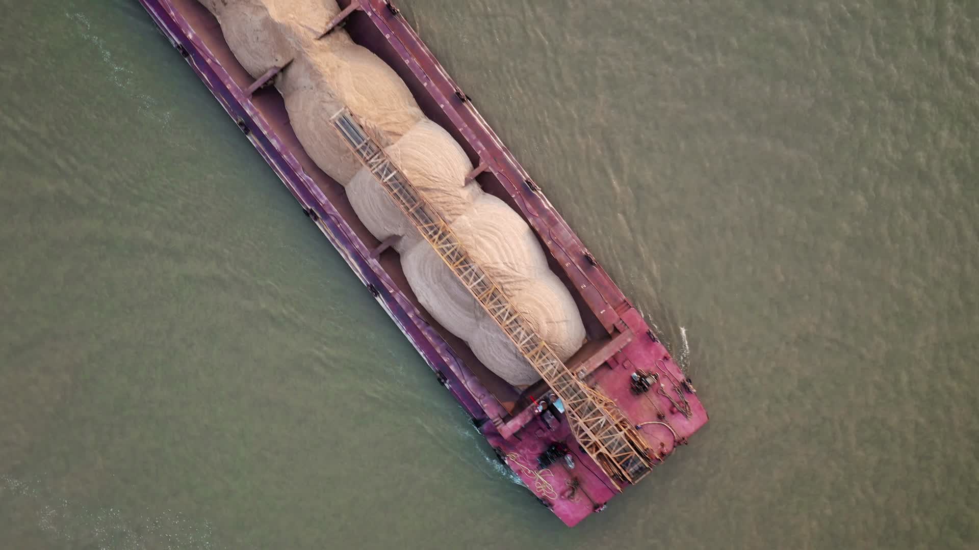 洞庭湖船运挖沙船实拍视频视频的预览图