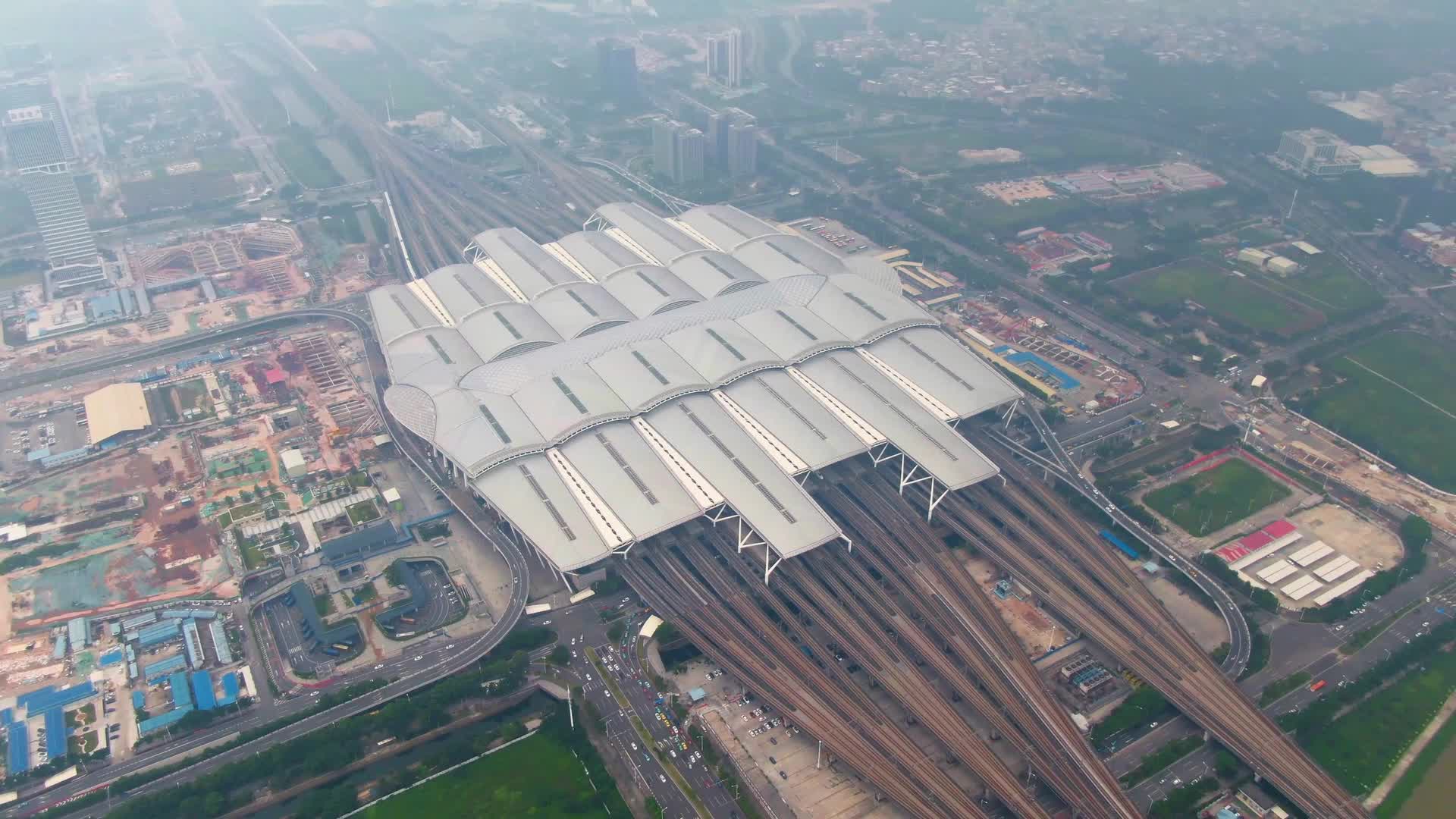 广州高铁站实拍视频视频的预览图