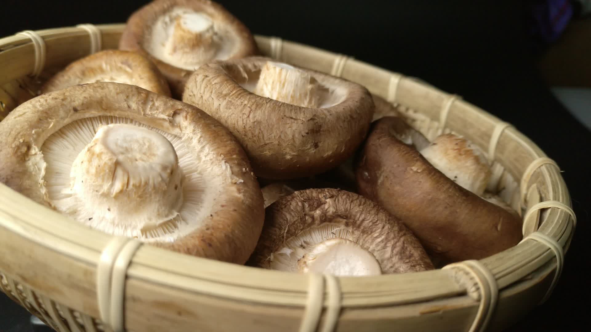 花菇蘑菇视频的预览图