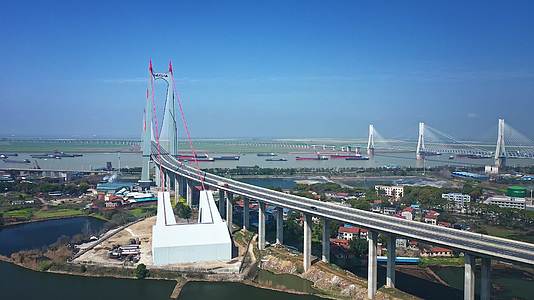 岳阳城市风光洞庭大桥实拍视频视频的预览图