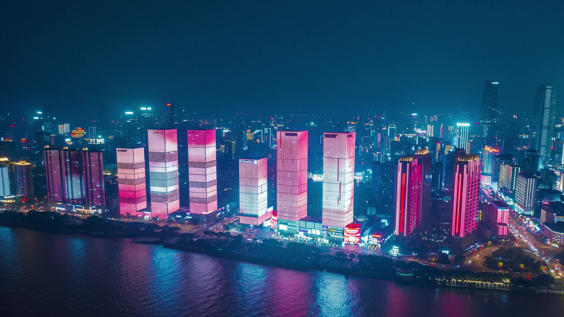 长沙湘江沿江夜景灯光秀航拍视频视频的预览图