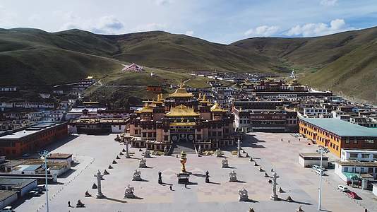 藏族寺庙航拍视频的预览图