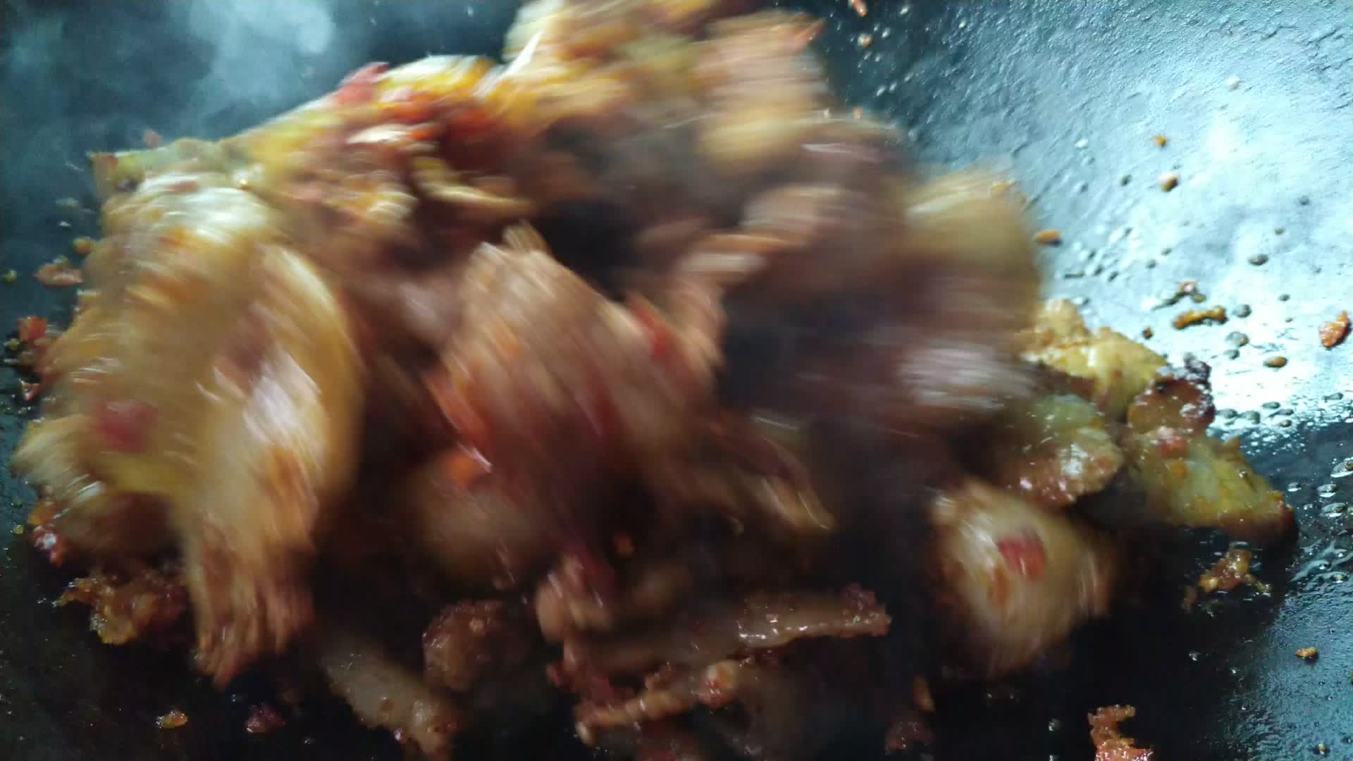 榨广椒炒肉视频的预览图