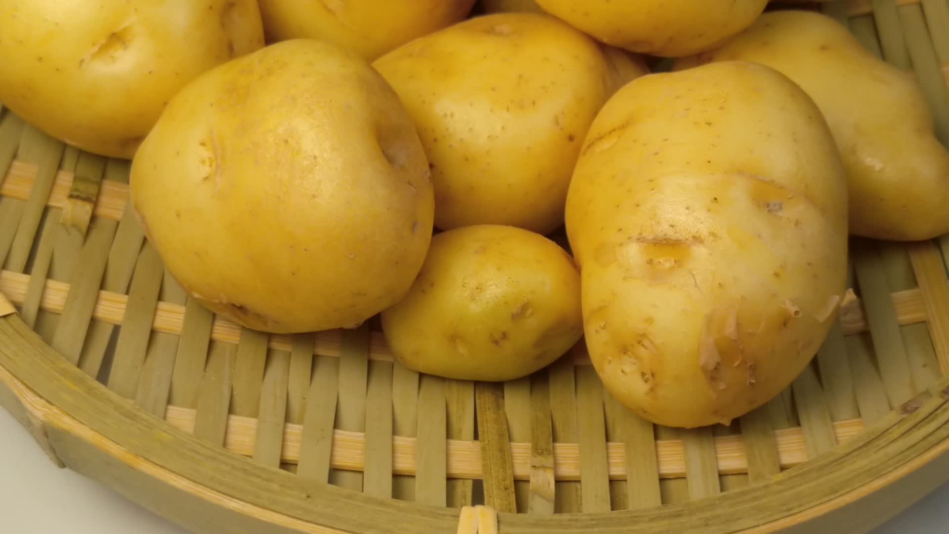 土豆特写马铃薯洋芋有机蔬菜视频的预览图