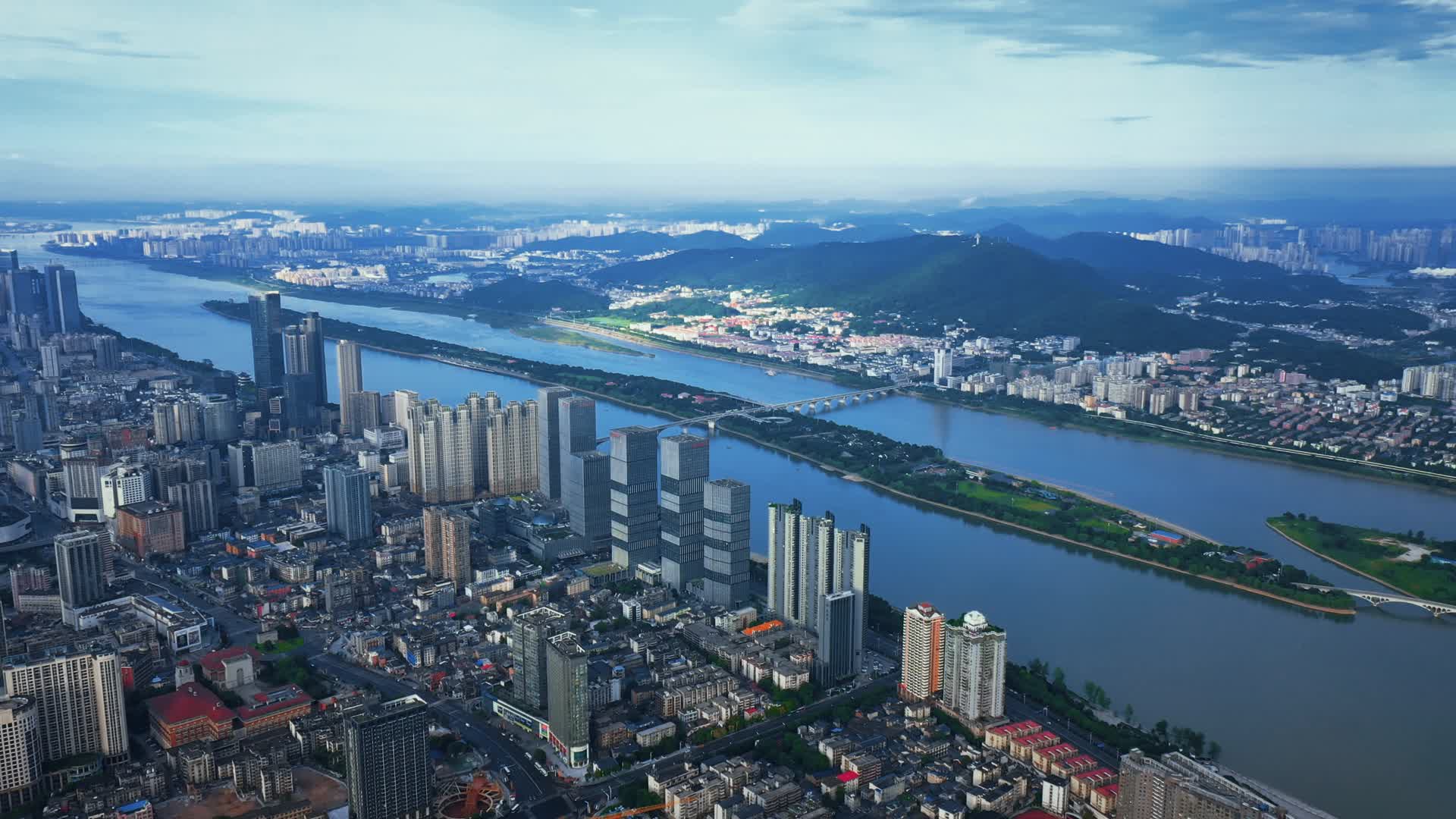 长沙湘江城市航拍视频的预览图