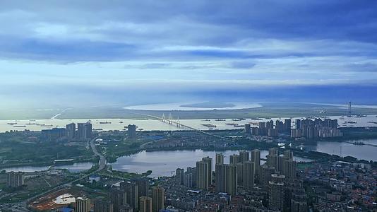 岳阳城市航拍洞庭湖风景视频的预览图