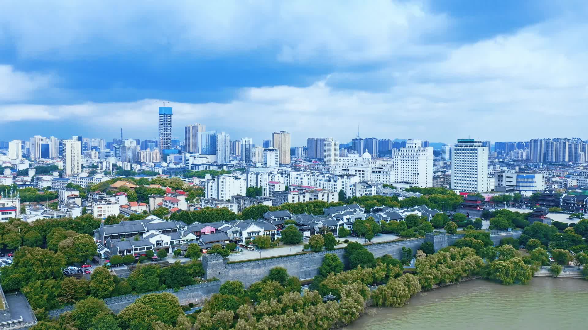 岳阳城市航拍洞庭湖风景航拍视频视频的预览图