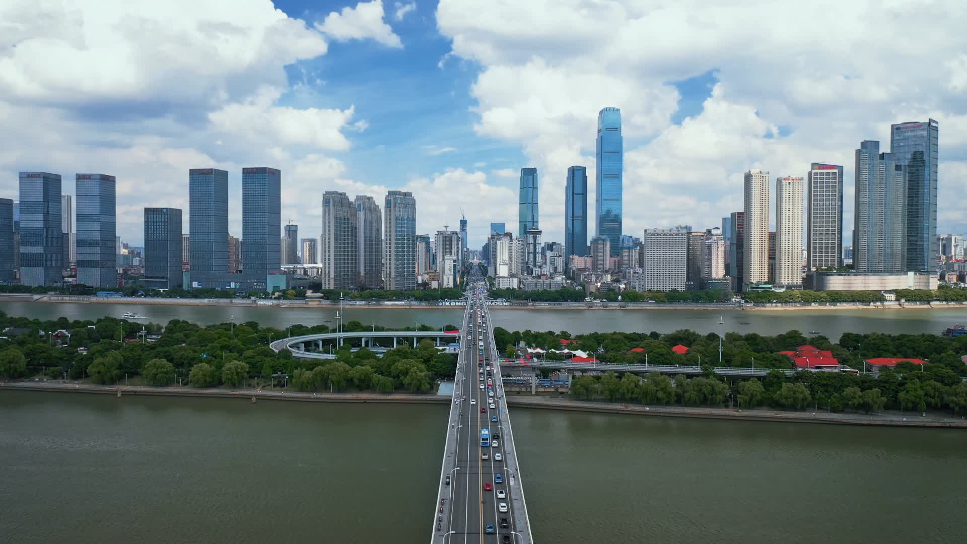 长沙橘子洲湘江一桥航拍视频视频的预览图