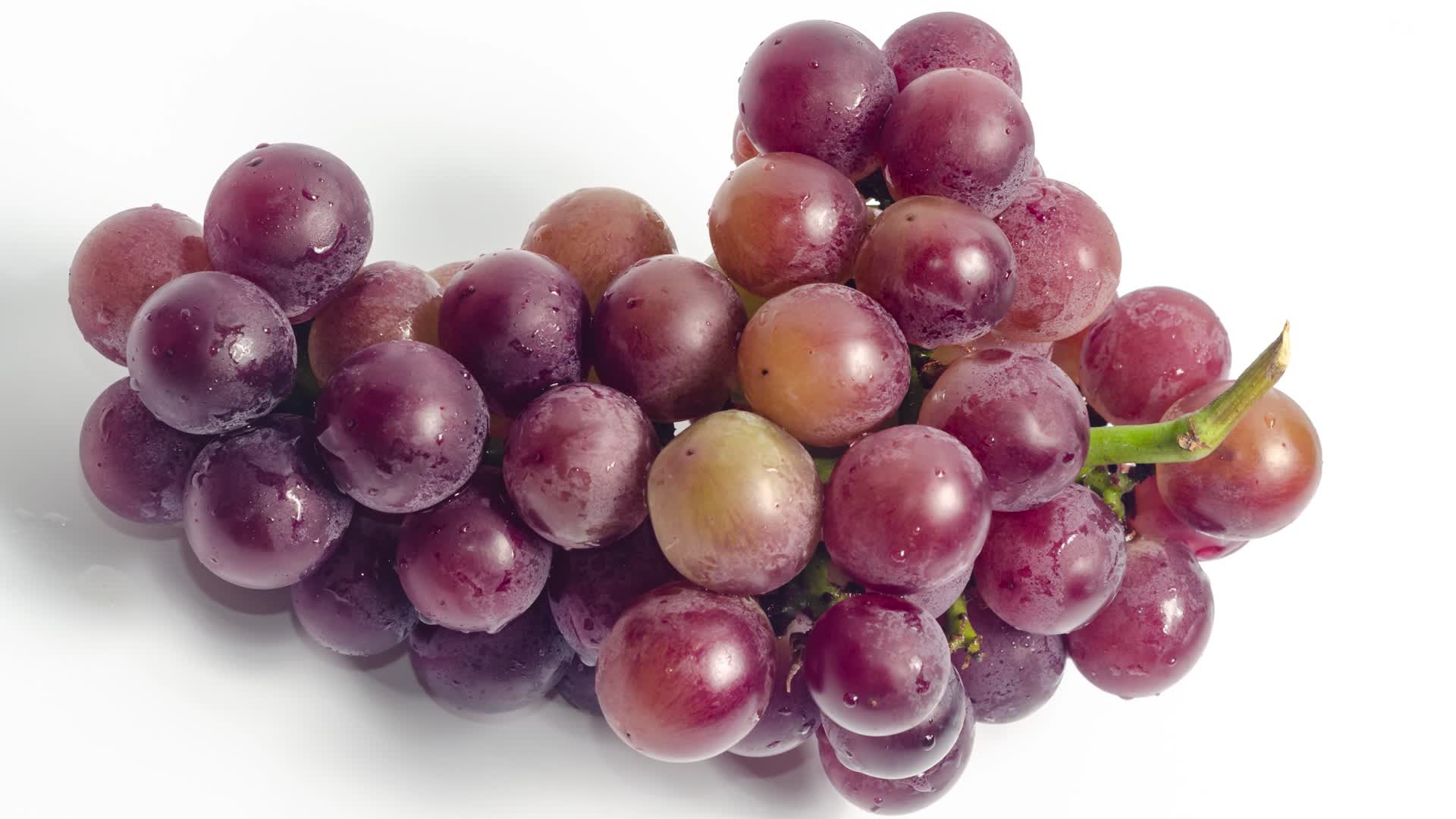 4k新鲜的葡萄水果视频的预览图