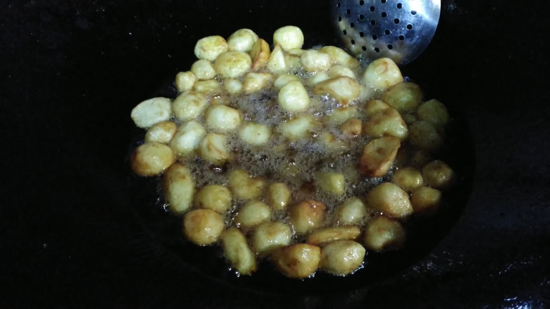 油炸土豆美食视频的预览图