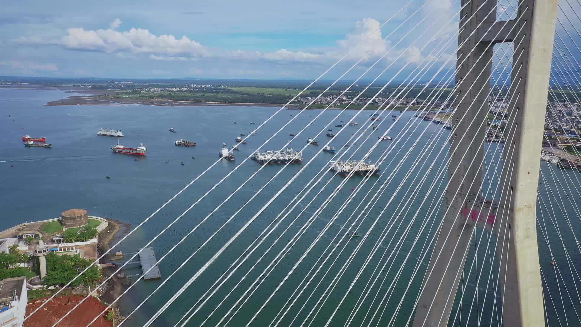 海南澄迈桥梁自然风光航拍视频的预览图