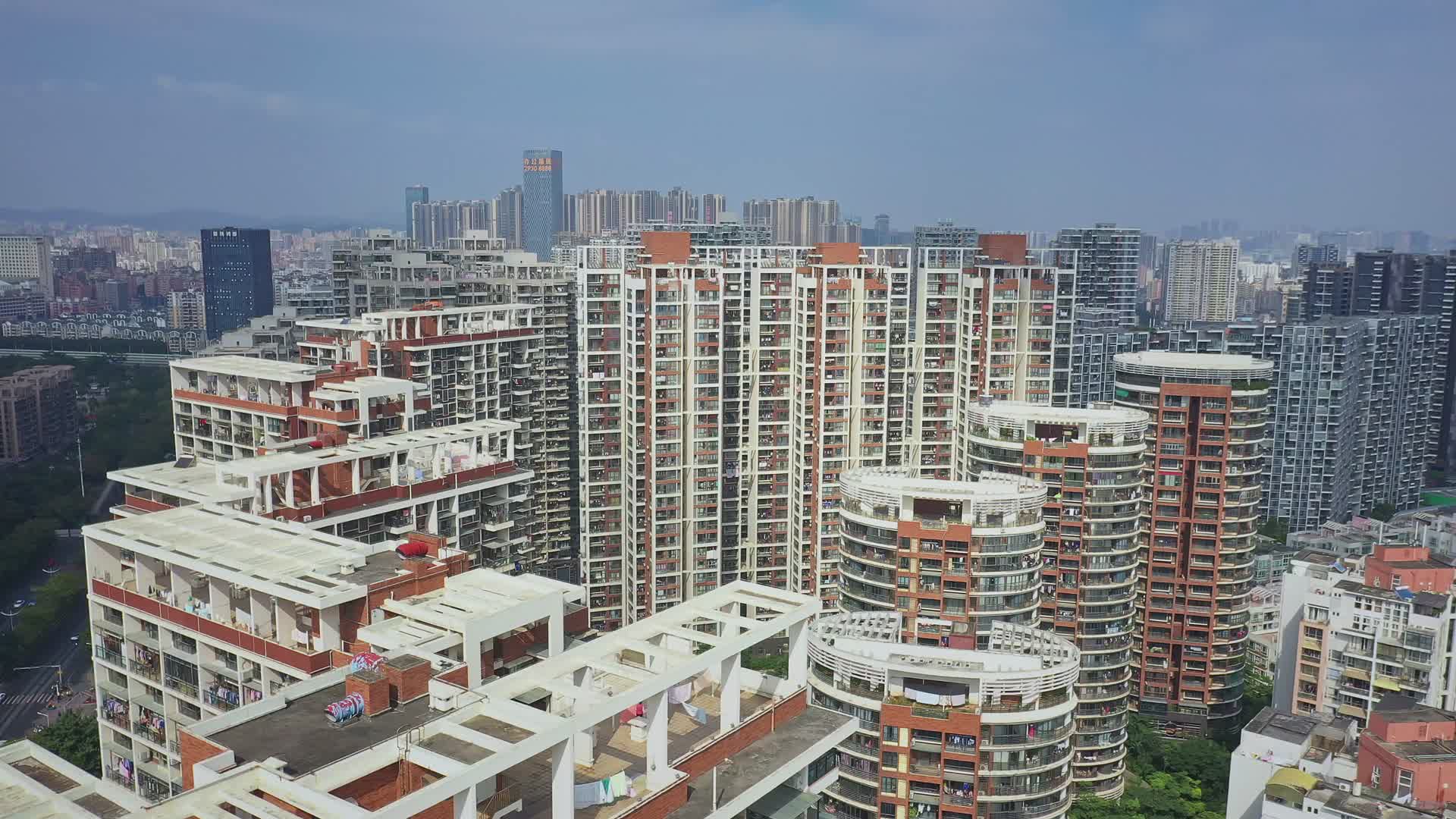 深圳龙华区城市风光航拍视频视频的预览图
