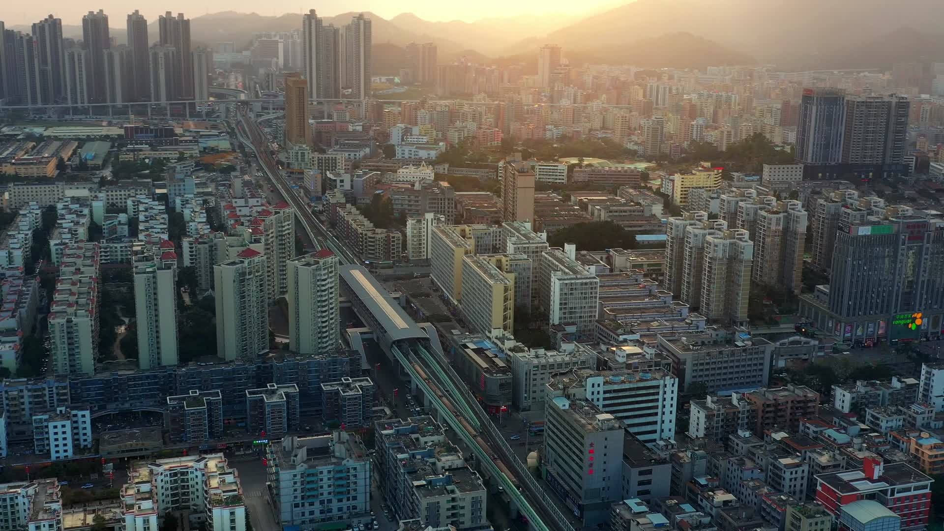 深圳龙华区城市地铁航拍视频的预览图