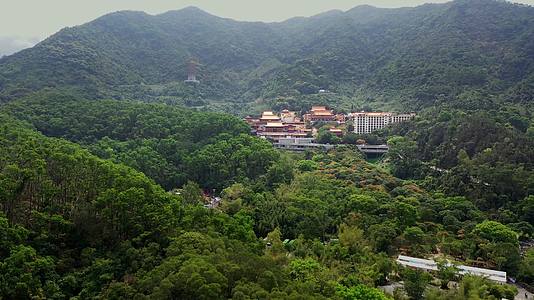 深圳梧桐山下弘法寺寺庙视频的预览图