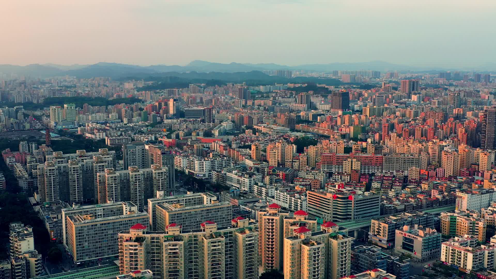 深圳龙华区城市地标航拍视频的预览图