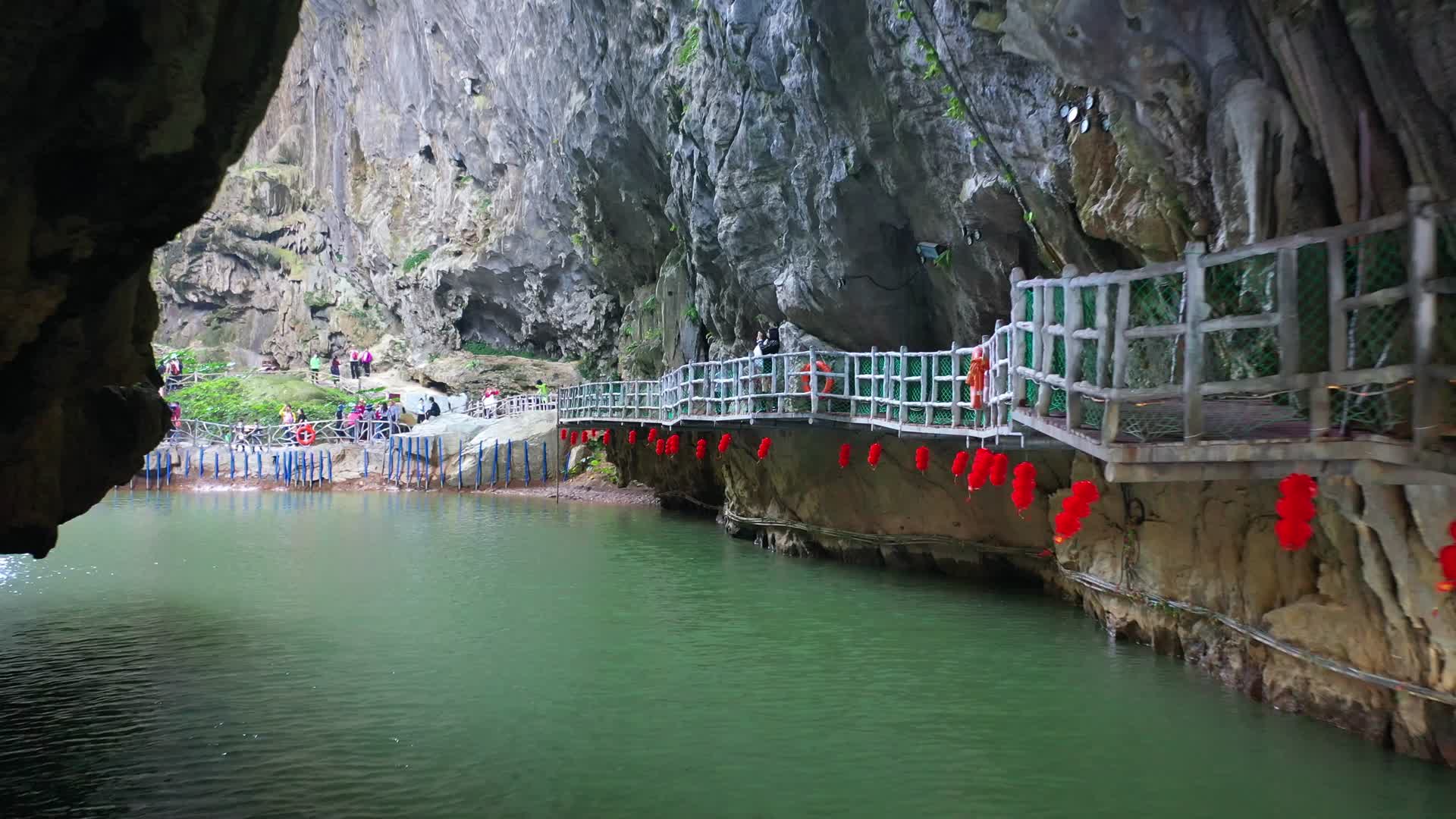 清远古龙峡漂流景视频的预览图