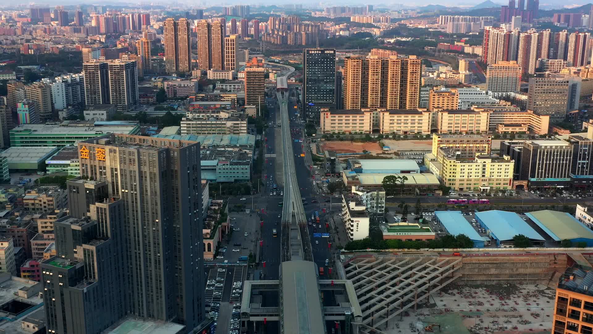 深圳龙华区城市地铁航拍视频的预览图