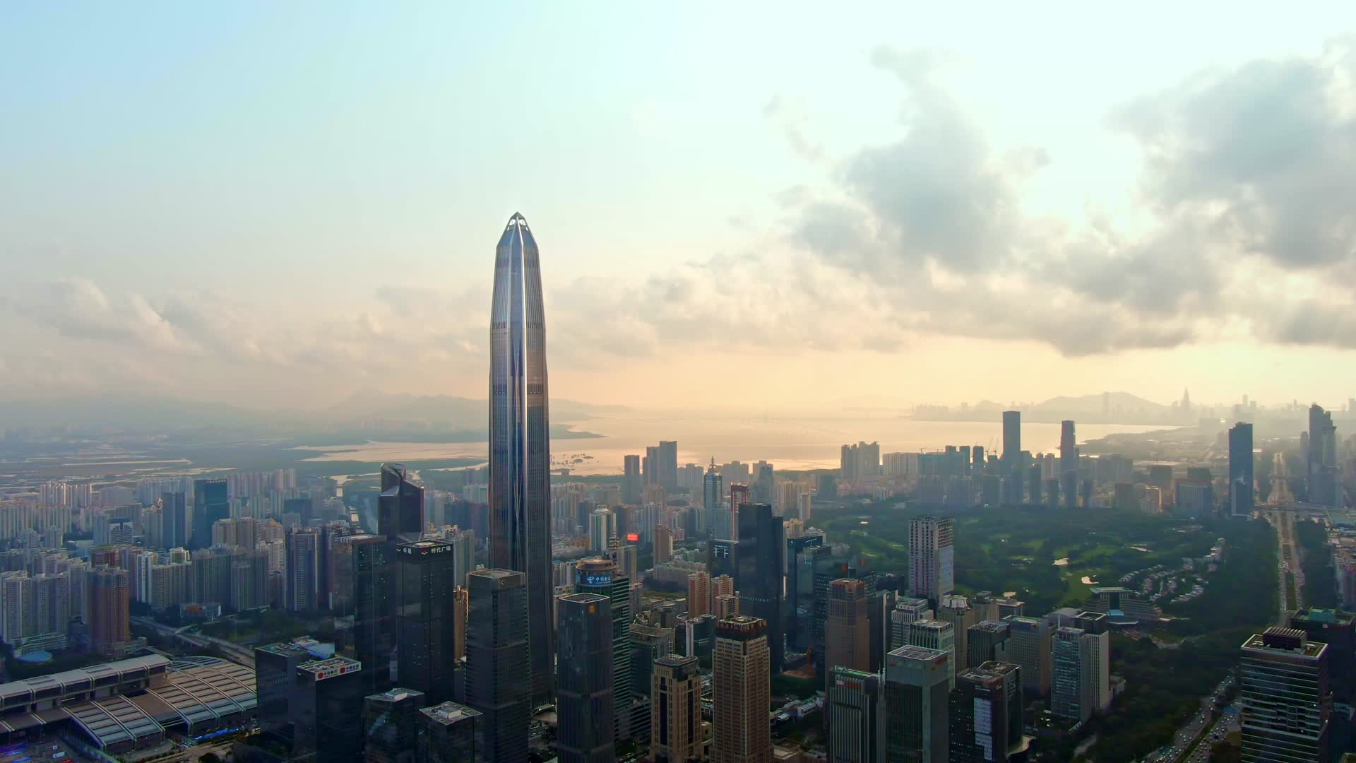 深圳城市地标深圳平安大厦航拍视频的预览图
