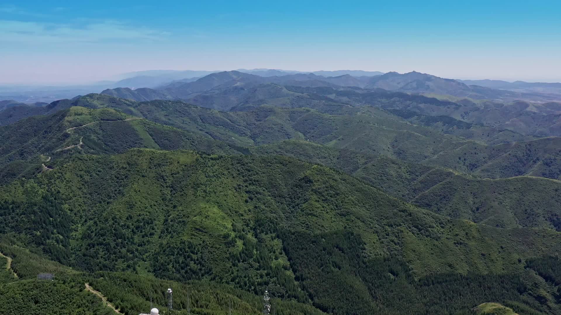 4K航拍宁夏六盘山视频的预览图