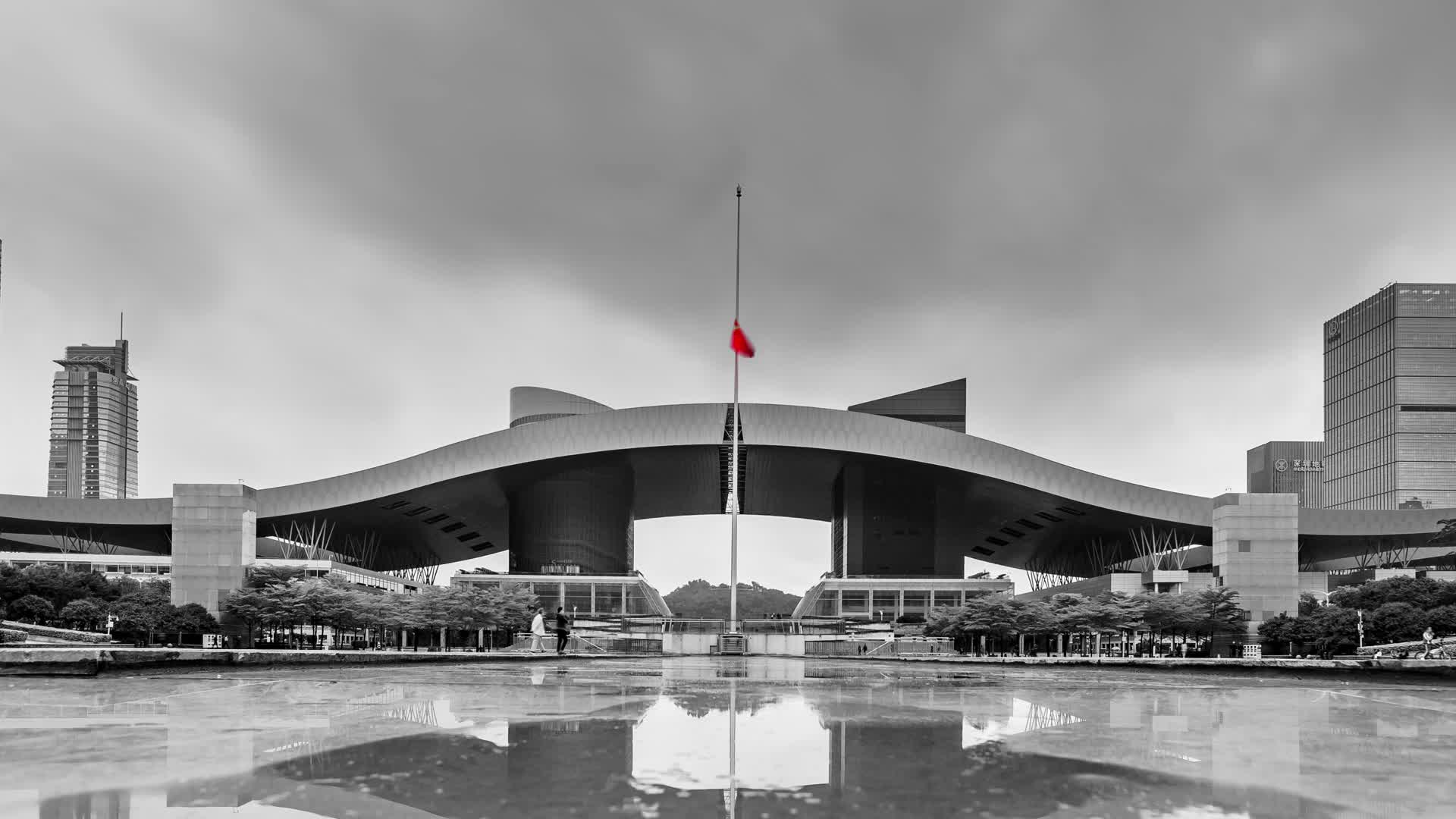 深圳市民中心降半旗延时黑白视频的预览图