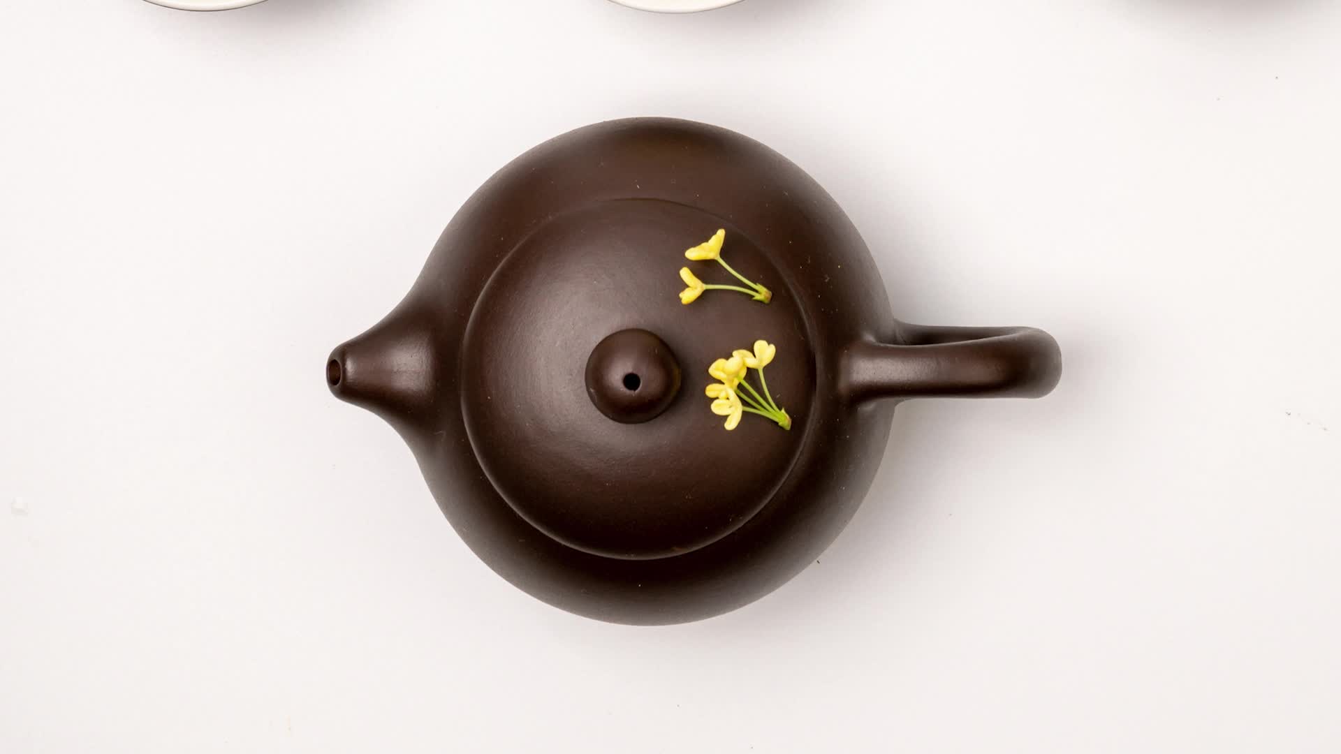 白背景茶壶茶具桂花茶视频的预览图