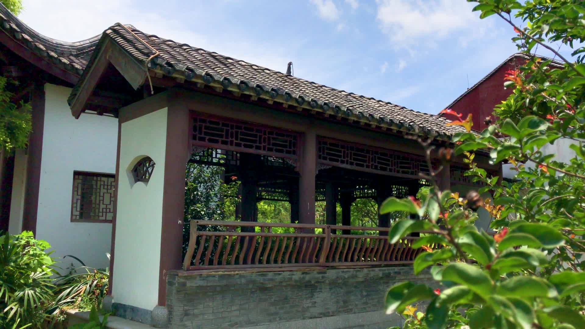 公园里的中国风格传统建筑亭子视频的预览图