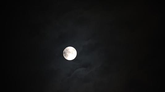 月亮月黑风高黑夜视频的预览图