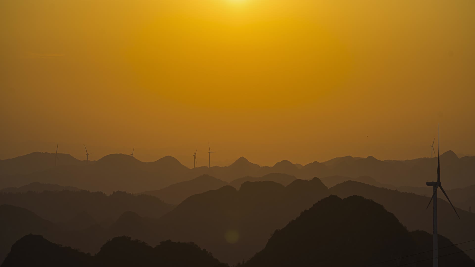 8k延时唯美自然风光日落夕阳视频的预览图