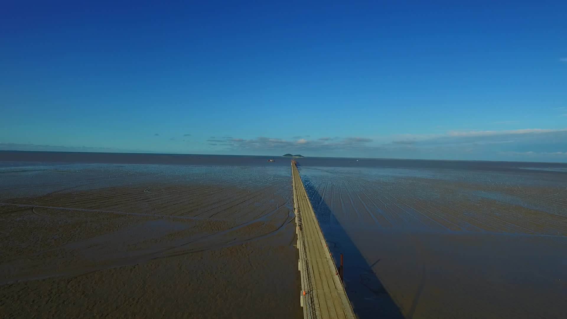 海中栈桥视频的预览图