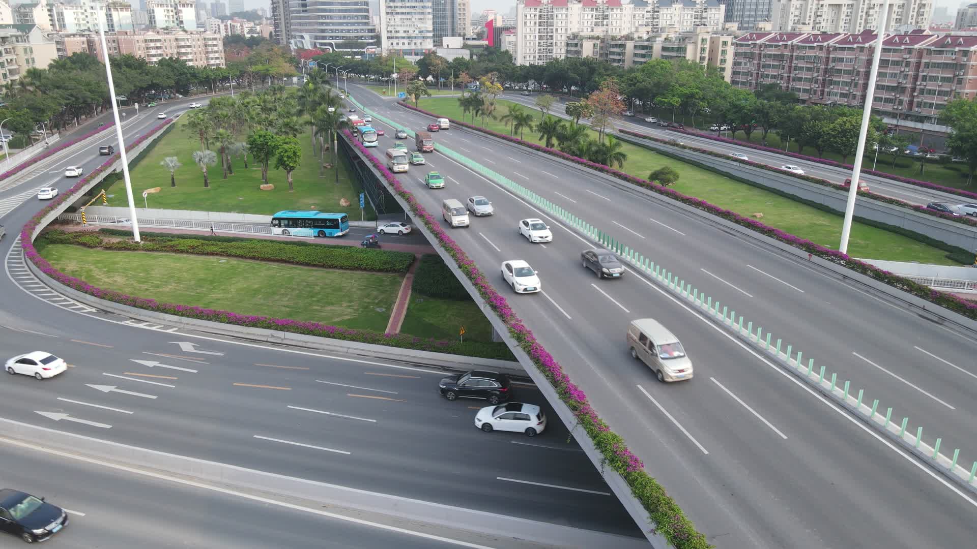 珠海前山立交桥车流交通航拍视频的预览图