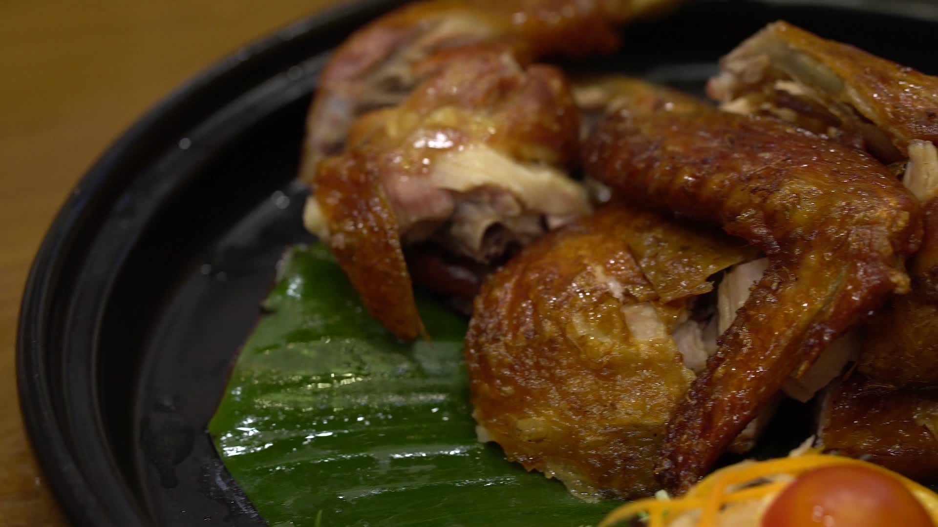泰国料理烤鸡翅视频的预览图