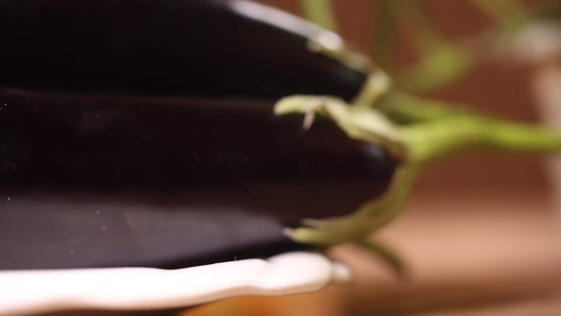 紫皮长茄子视频的预览图