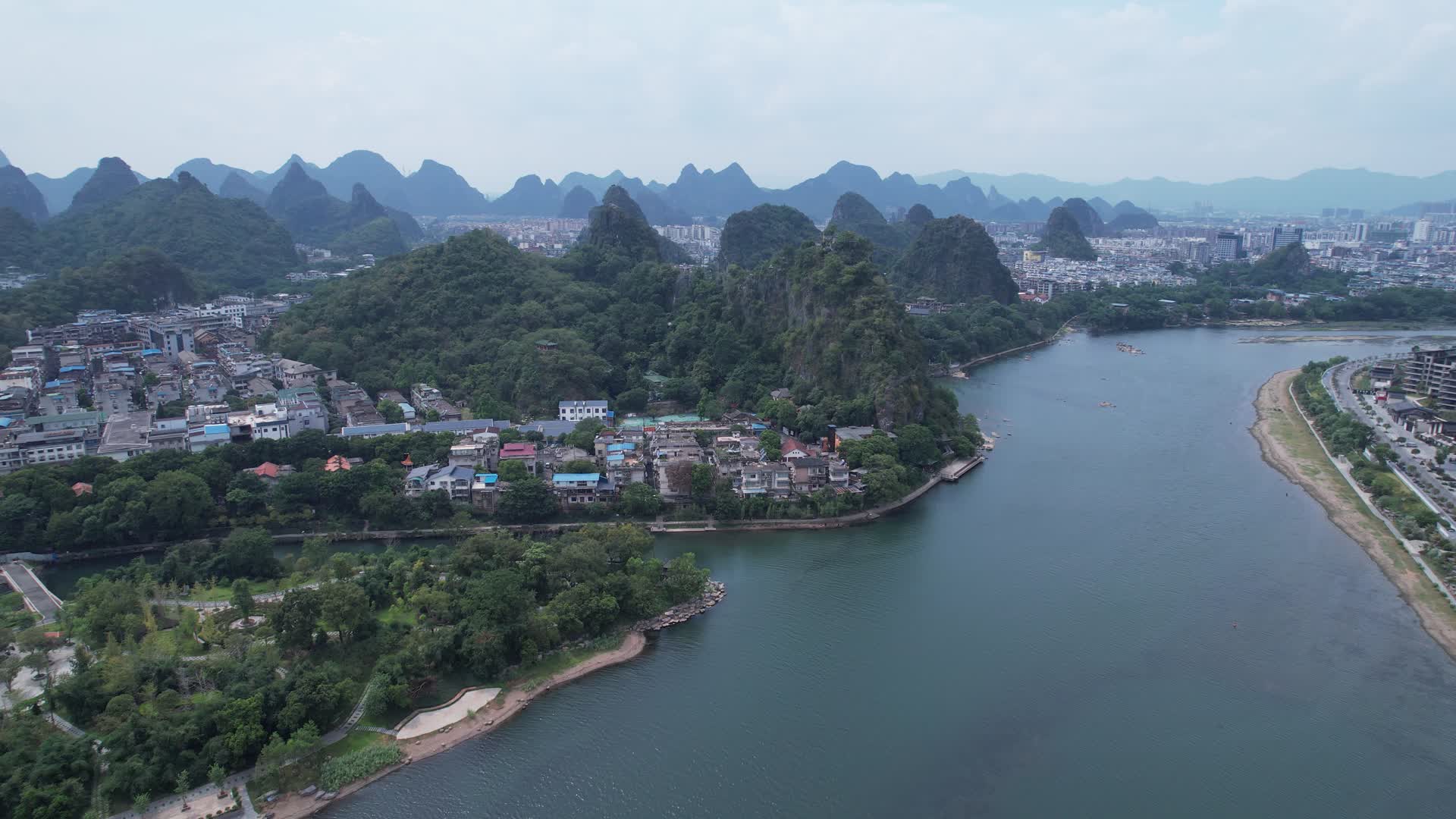 桂林城市建筑与风光航拍视频的预览图