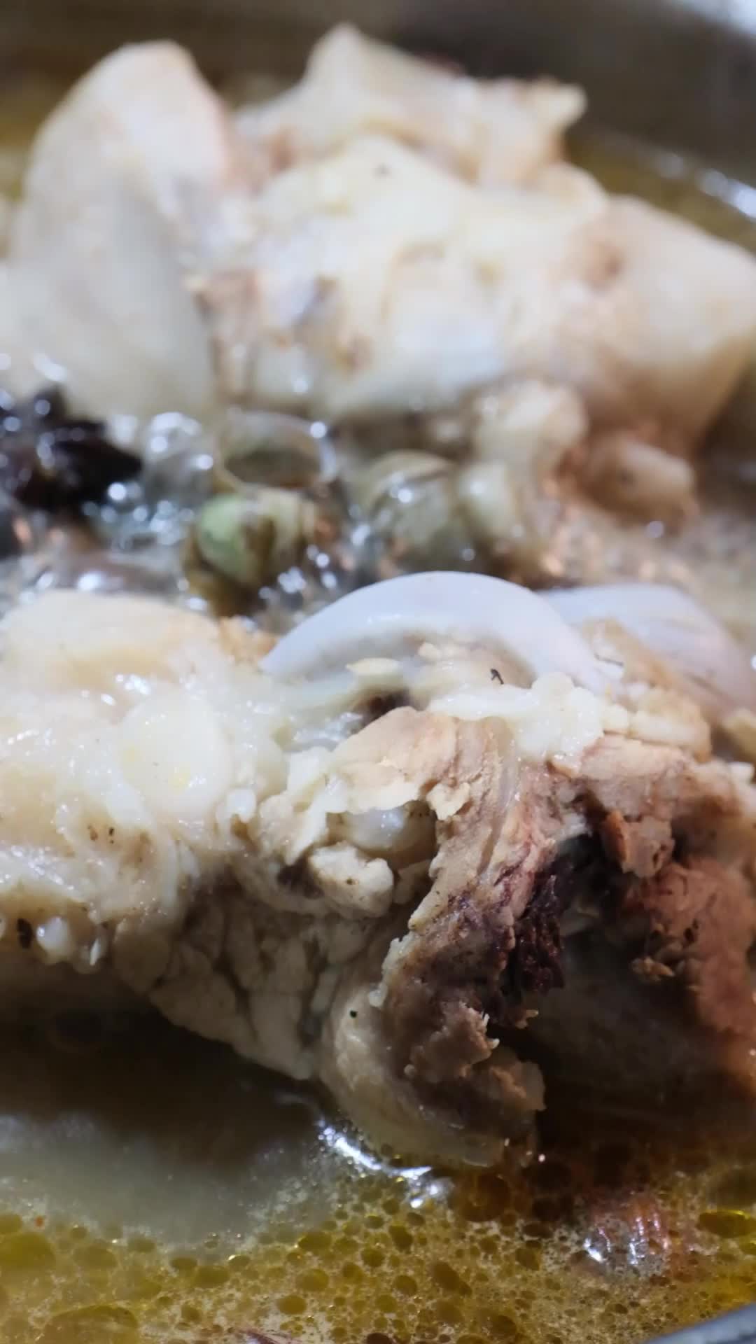 猪骨螺蛳汤底骨头汤煲汤视频的预览图