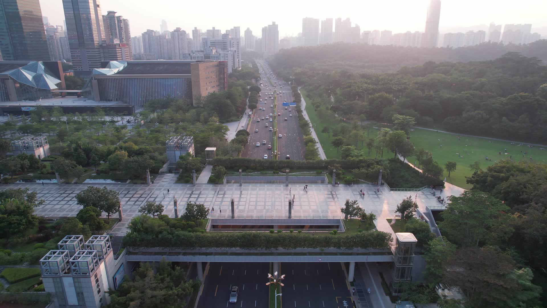 深圳红荔路城市交通车流视频的预览图