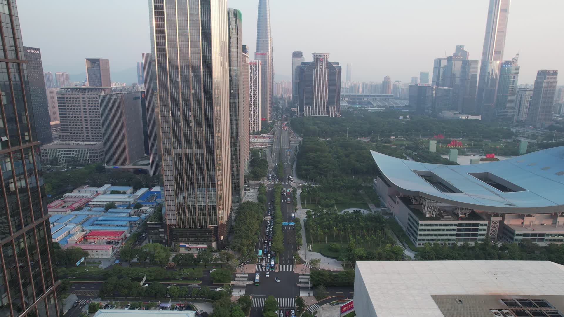 深圳金田路航拍福田区建筑交通视频的预览图