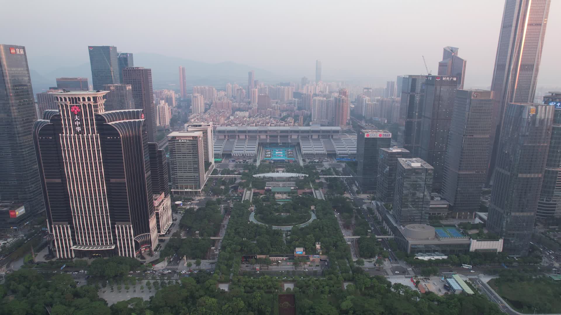 深圳福田会展中心建筑航拍视频的预览图