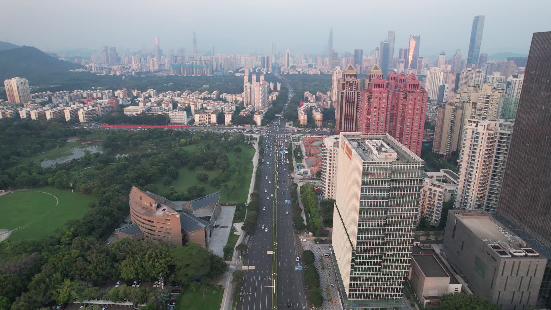 深圳城市交通十字路口视频的预览图