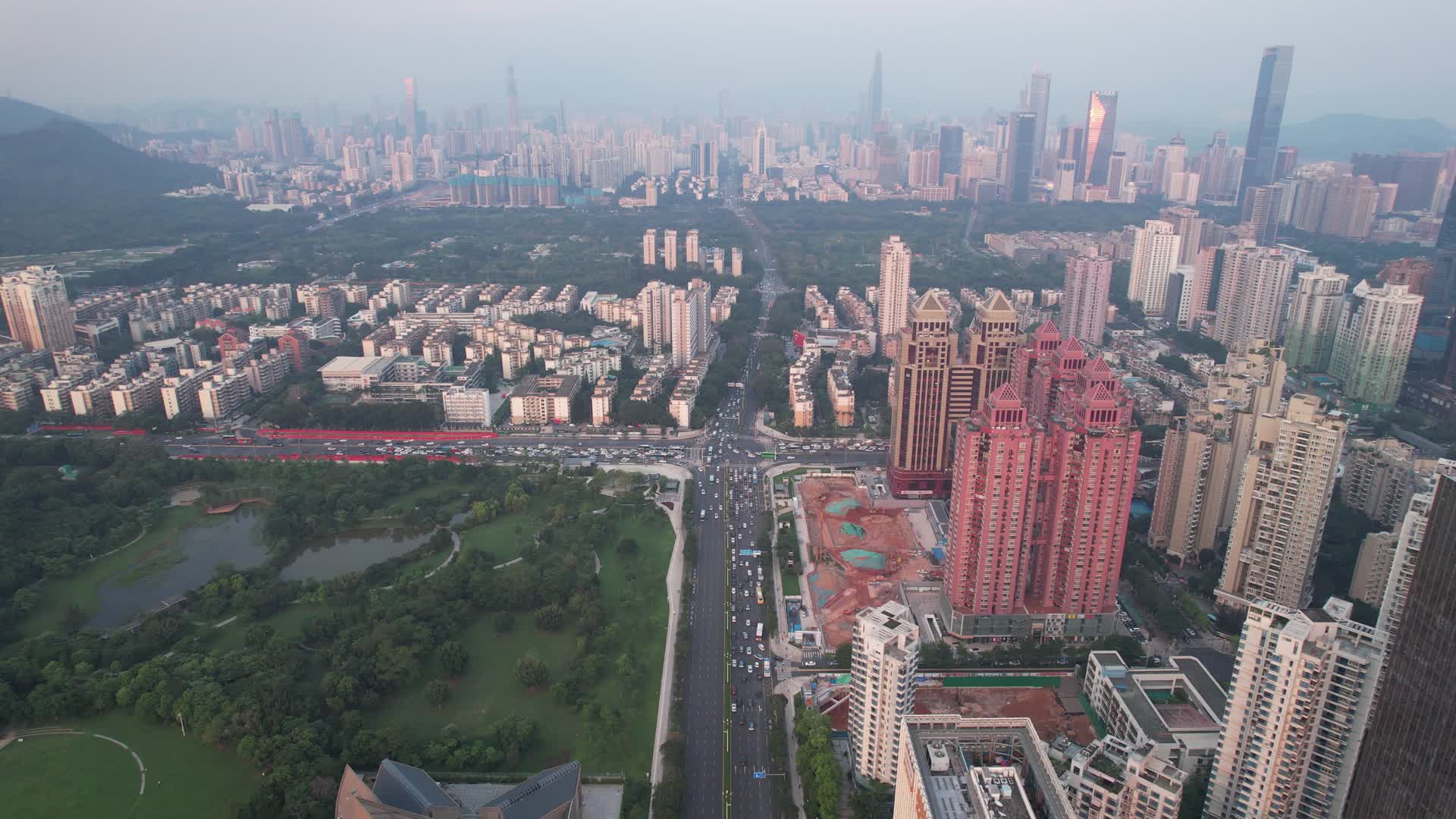 深圳城市交通十字路口视频的预览图