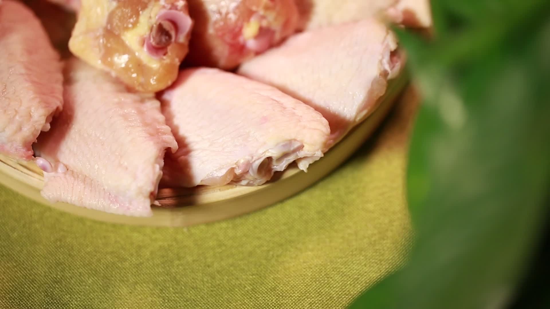 鸡翅中鸡翅根鸡肉视频的预览图
