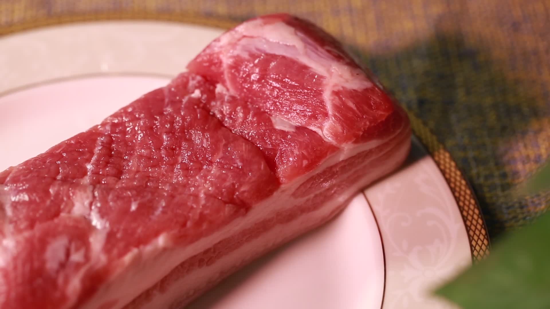 盐腌制五花肉咸肉制作视频的预览图