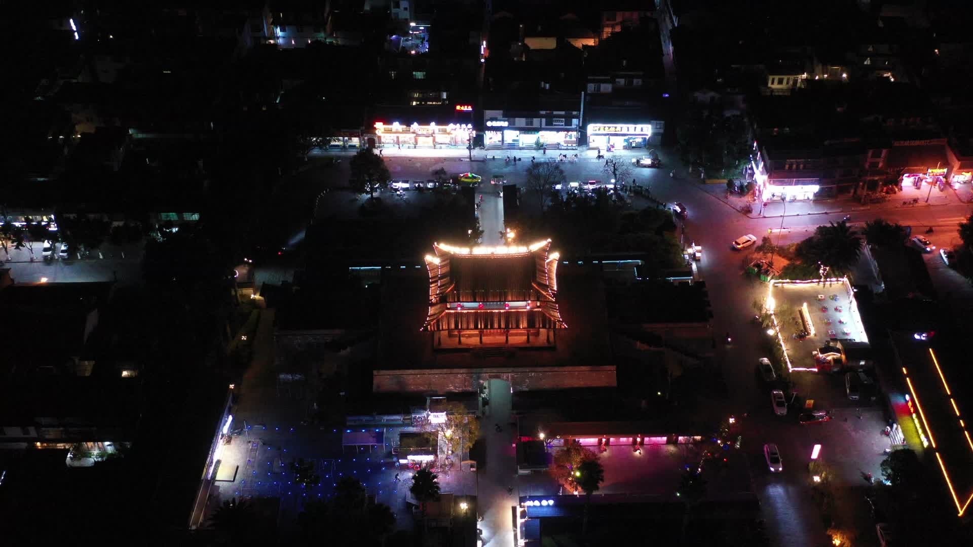 大理洱海门著名景点航拍夜景大理古城视频的预览图