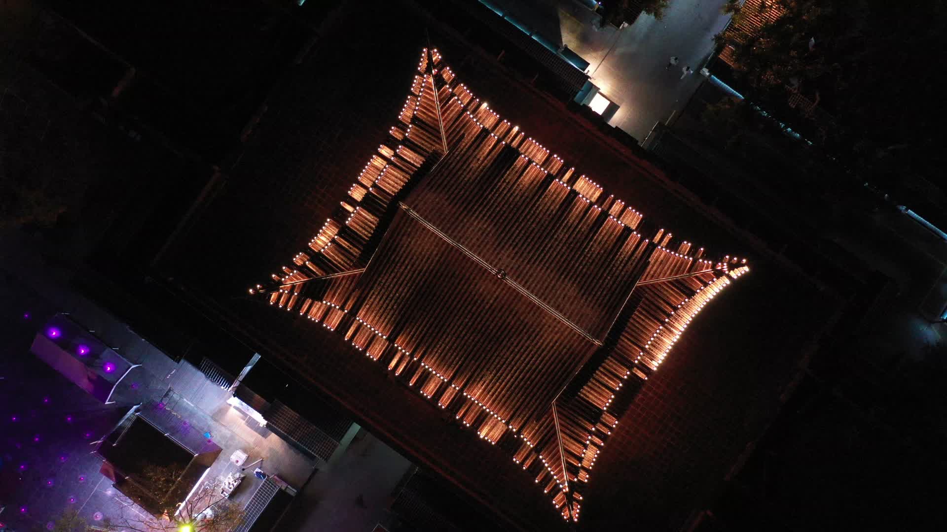 大理洱海门著名景点航拍夜景视频的预览图
