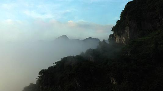 4k航拍贵州清晨山间云雾视频的预览图