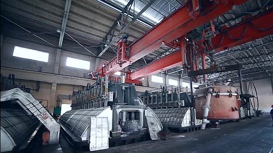 炼钢炼铁冶炼铝锭重工业生产视频的预览图