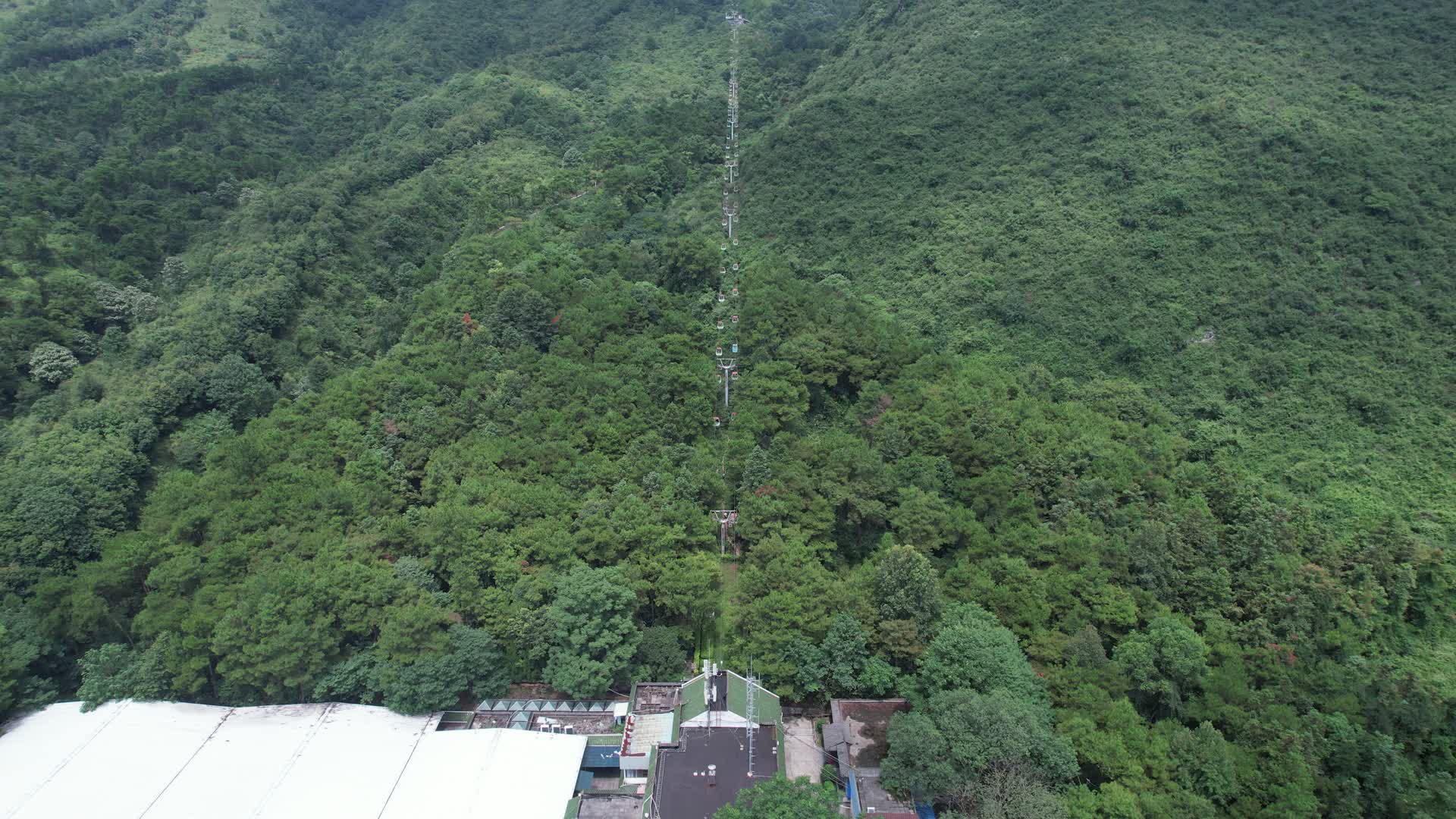 桂林尧山风景区索道缆车航拍视频的预览图
