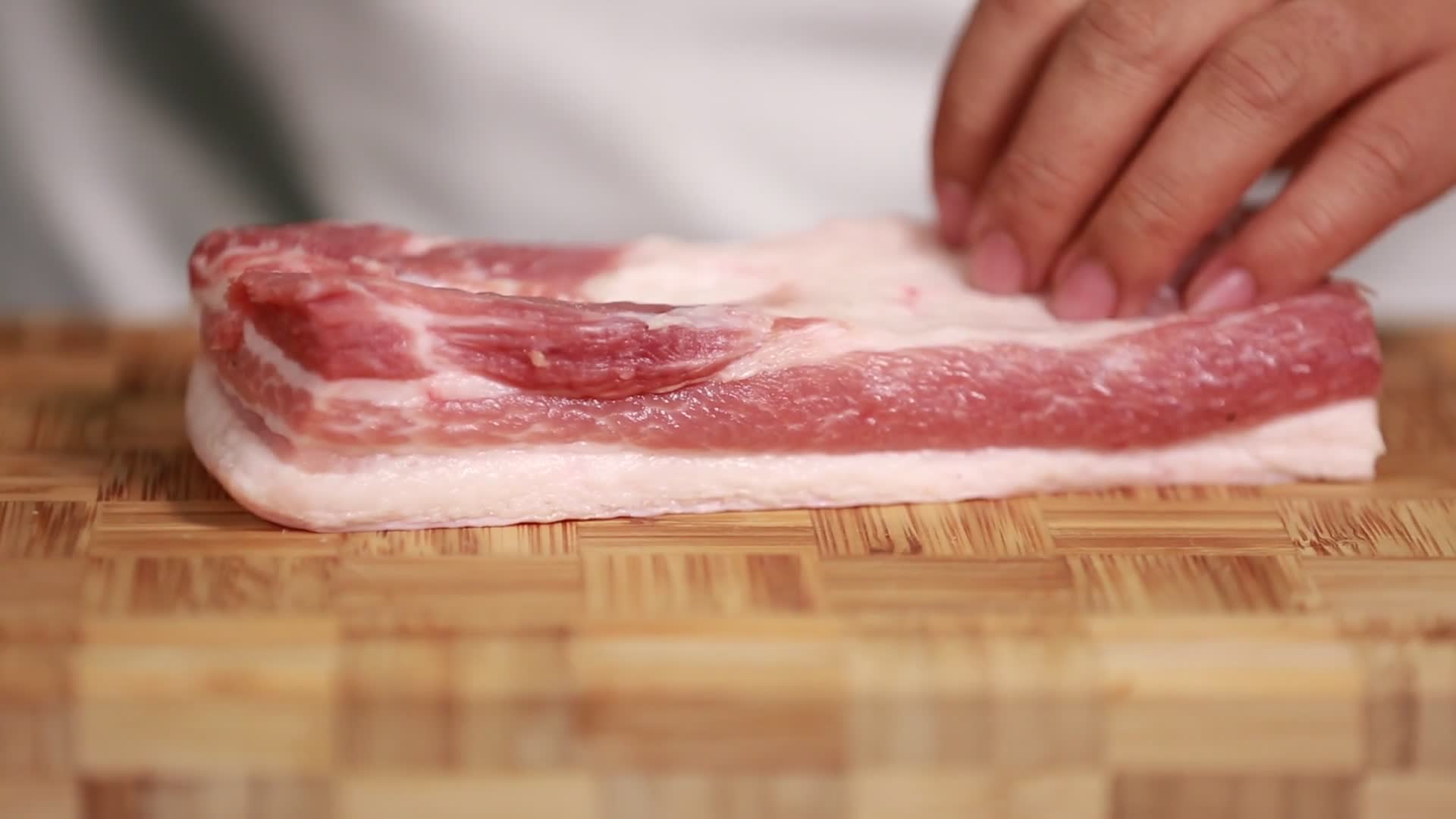 厨师切五花肉视频的预览图