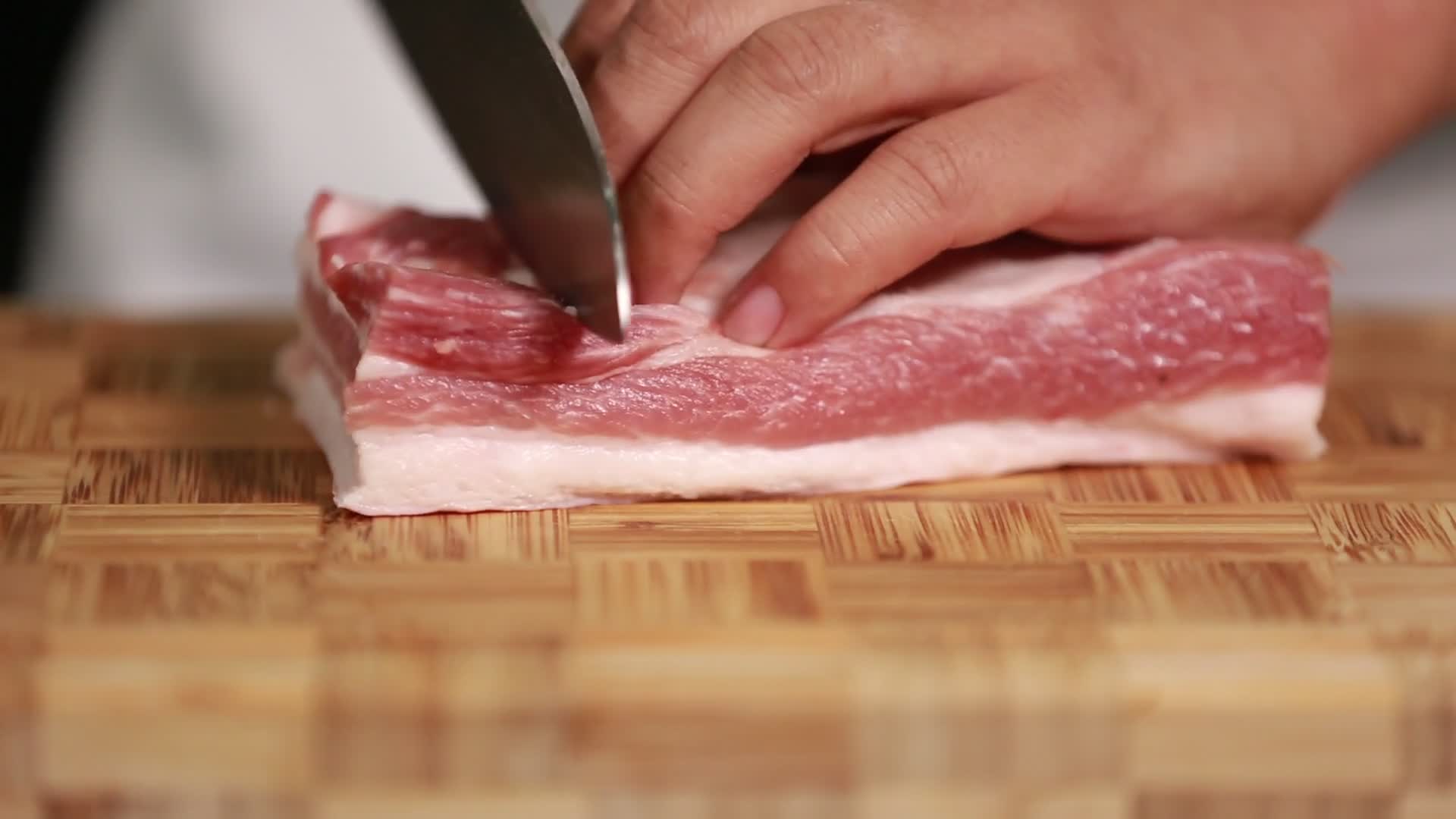 厨师切五花肉视频的预览图