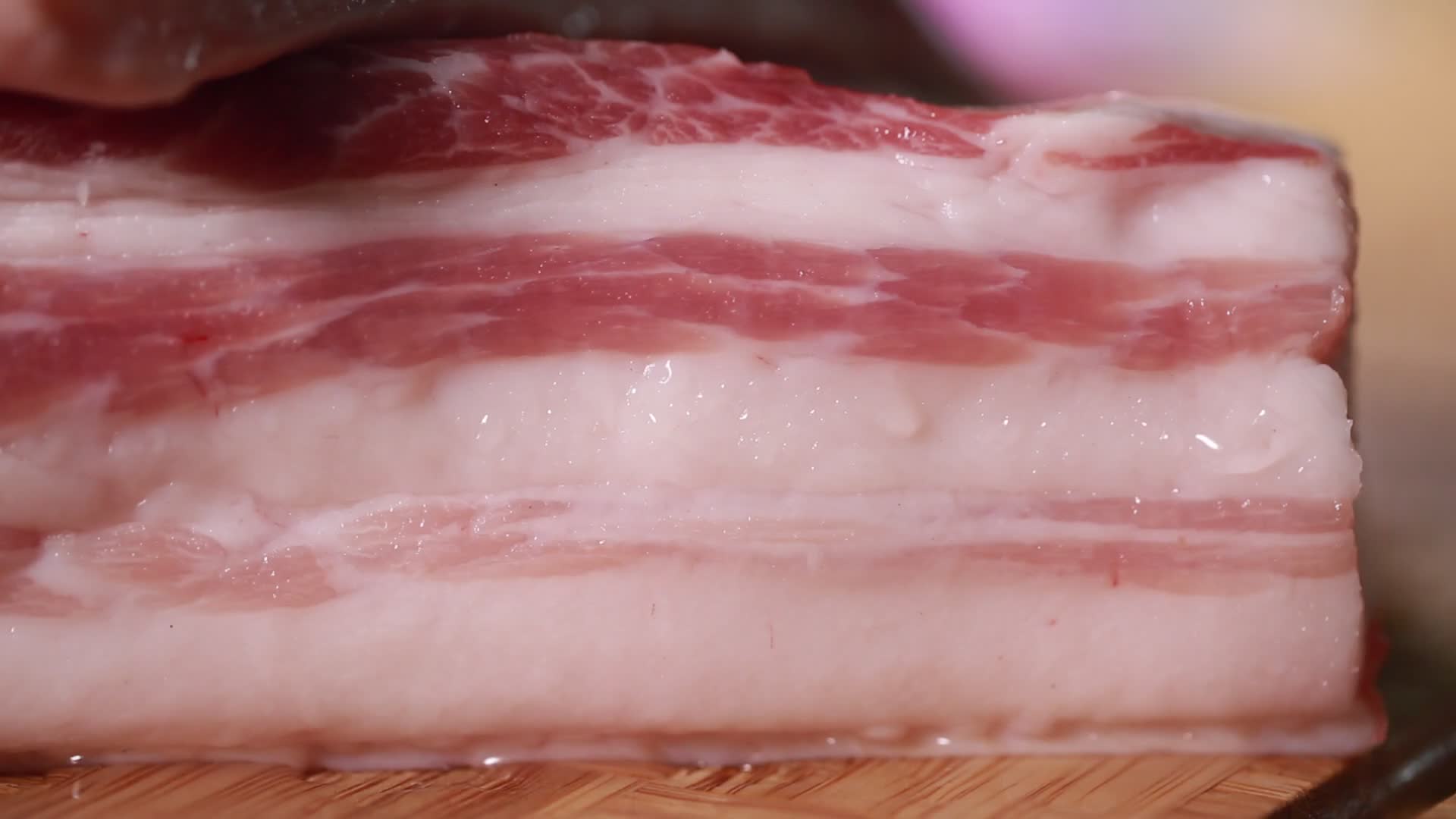 炖肉香料和五花肉视频的预览图