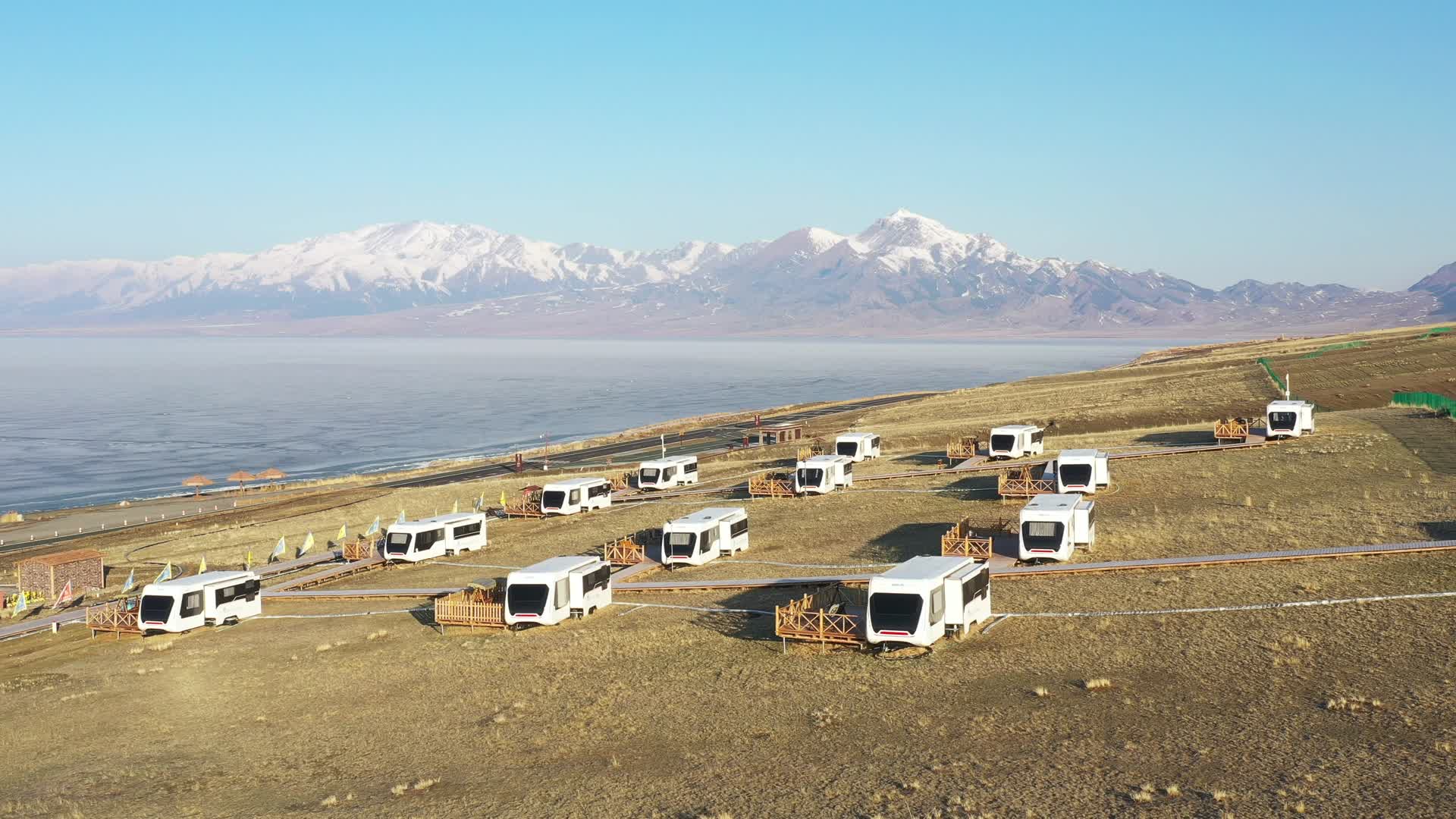 新疆房车营地视频的预览图